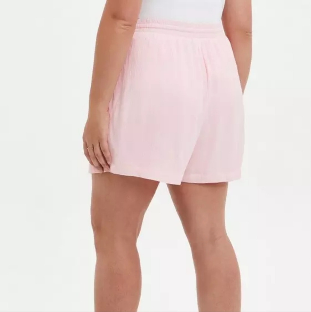 Torrid 3.5 Inch Pull-On Gauze Mid-Rise Short - Picture 8 of 10
